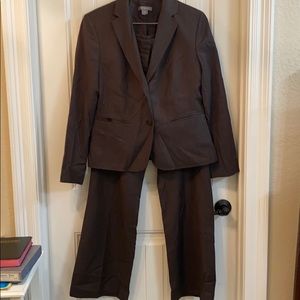 Ann Taylor brown suit 6-10